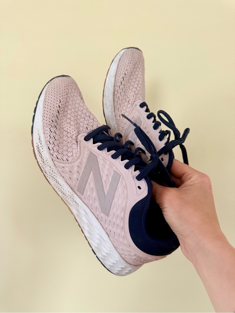New Balance Fresh Foam Women's Pale Pink & Navy Blue Running Sneakers Size 9
